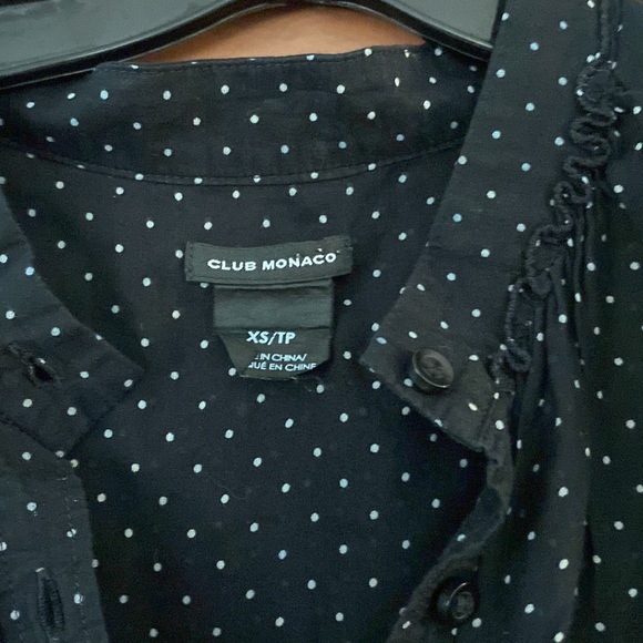 Club Monaco ladies blouse in black with white polkadots. Size extra small - Picture 3 of 7